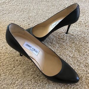 BLACK JIMMY CHOO GILBERT PUMP 37.5(EU) / 7.5(US)